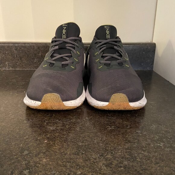 Nike Legend Essential 2 'Iron Grey Limelight' - Size 10.5 - Picture 3 of 8